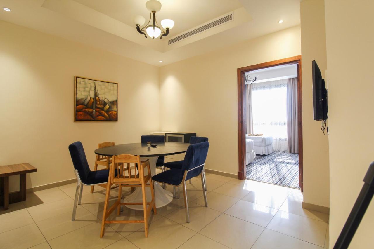 Friesian Hotel Suites Jeddah Bagian luar foto