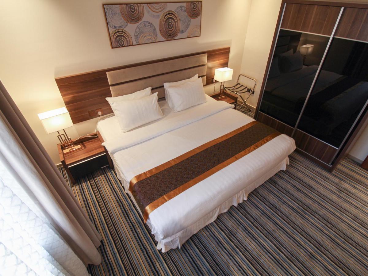Friesian Hotel Suites Jeddah Bagian luar foto