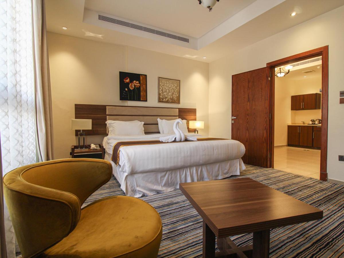 Friesian Hotel Suites Jeddah Bagian luar foto