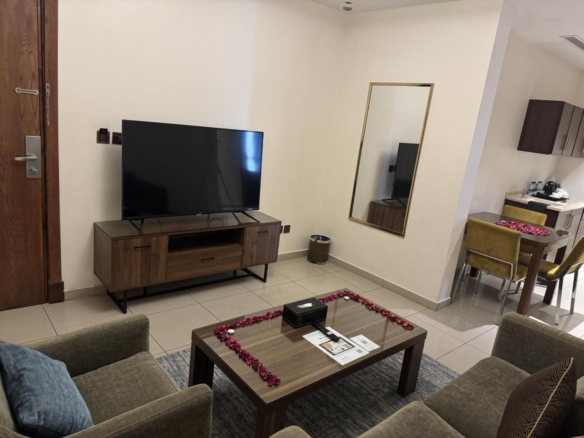 Friesian Hotel Suites Jeddah Bagian luar foto